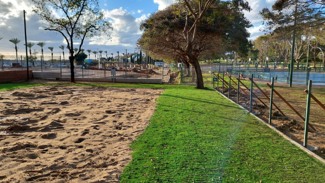 מגרש כדורעף חופים בפארק